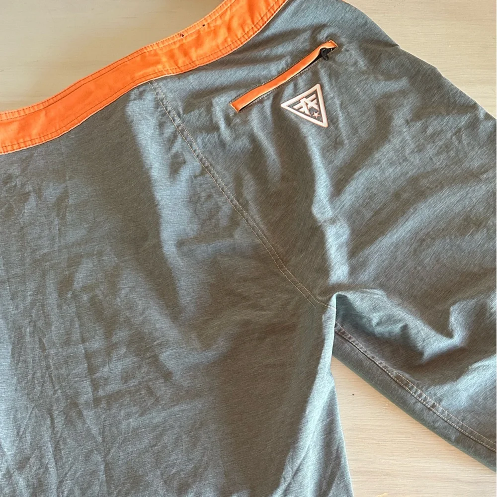 American Fighter Men's Gray and Orange Swim Board Shorts